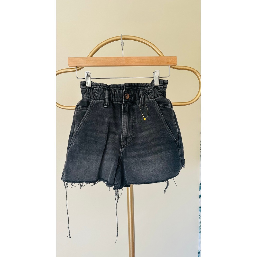 Zara 1975 Denim High Waisted Paperbag Shorts Washed Black Raw Hem Size 0 EUR 32 - Picture 2 of 7
